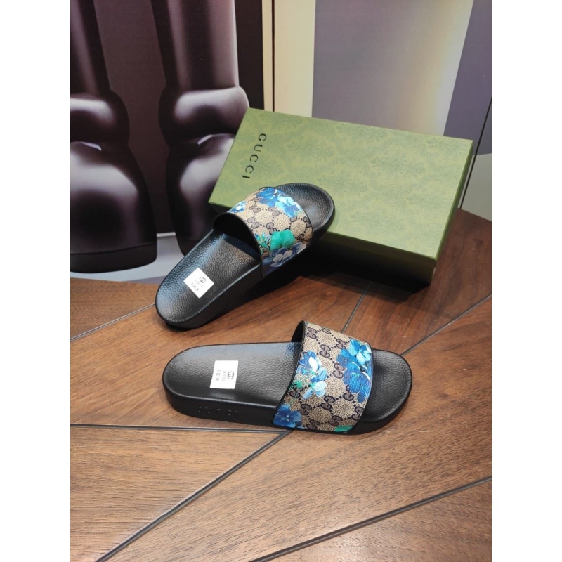 G*u*i slippers